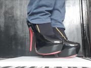 ASMR Squeaky Platform Heels - Screenshot 5 of 16 - Legs