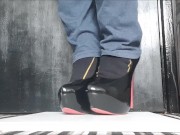 ASMR Squeaky Platform Heels - Screenshot 7 of 16 - Kink