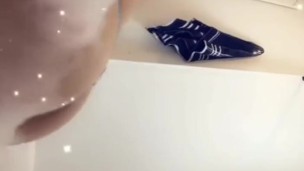 Bath Twerk after sneaky link 