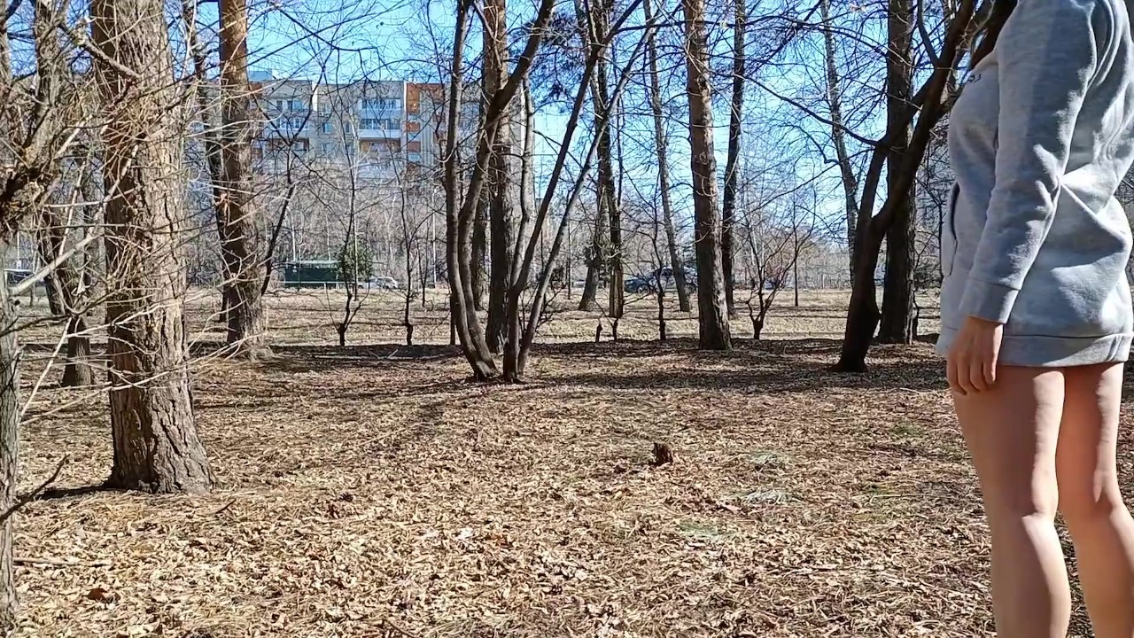 I walk bottomless next to a busy street - Darmowe seks wideo - RedTube