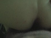 Mi succhia il cazzo e si fa schizzare sul culo 13/16