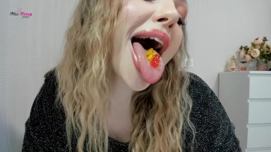 Le plus pertinent Blonde Gummy Bear Porn Videos De/en tout temps ...
