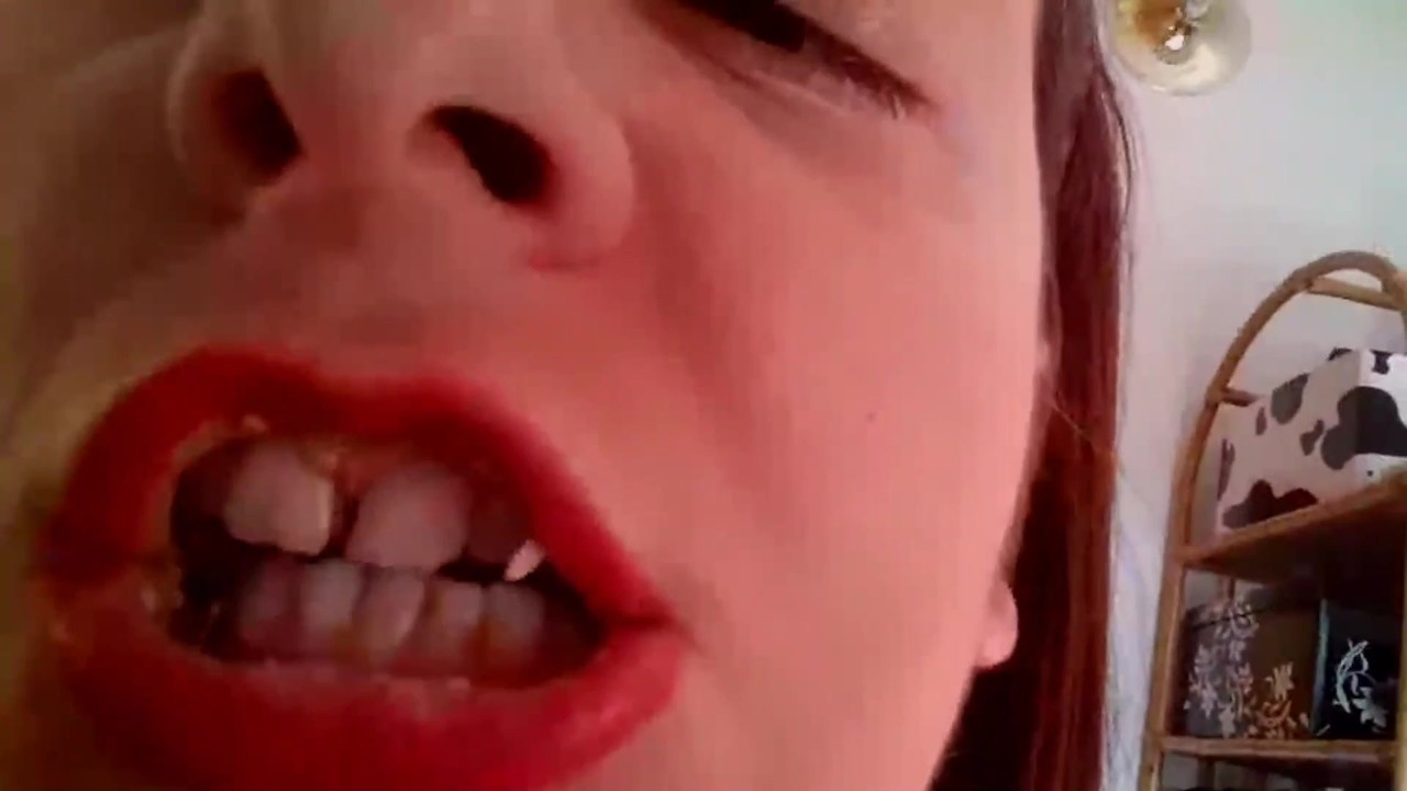 I chew you completely like a little insect I crush your bones like this sweet! - Kostenloses Sex-Video - RedTube