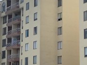 RETO A MI MEJOR AMIGA A QUE SALGA A EL BALCON CON SU VIBRADOR 12/16