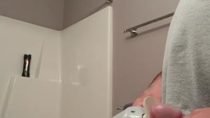 ALMOST CAUGHT massaging to Pornhub