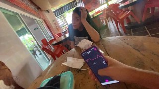 KVÄTTARE UPPTÄCKAR OSS NÄSTA NÄR MIN LEKSAK Vibrerar