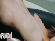 Mofos - Cute Teen Vina Sky Spreads Her Legs & Slides On Lucky Guy's Huge Cock Outdoors 14/16