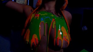 pEnnY pUpilS and her Big natural tits, Slo motion painting! So sexy! 