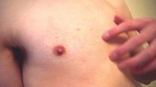 【日本人 チクニー】少し弄っただけでコリコリに勃起してしまう変態の敏感乳首　アップでじっくり見て【#58】