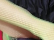 Stuzzico il mio fan con i piedi e le calze a rete 10/16