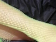 Stuzzico il mio fan con i piedi e le calze a rete 9/16