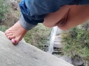 Massive waterfall pee  - Screenshot 11 of 16 - HD