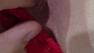 Fingering asshole made her orgasm close up anal