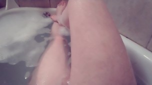 Solo FTM Bathing And Masturbation