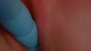 Watch me play with my vibrator ?