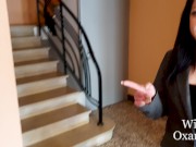 Ma voisine est une actrice porno et elle a une langue de serpent 1/16