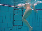 Nude babe Vesta shows herself nude underwater 16/16