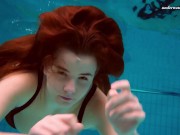 Nude babe Vesta shows herself nude underwater 5/16