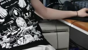 Big dick goth gf blows her load