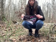 Пописала на свои трусики в лесу, пока никто не видит - Screenshot 4 of 16 - Pee