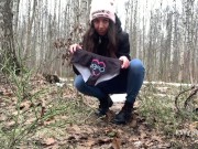 Пописала на свои трусики в лесу, пока никто не видит - Screenshot 5 of 16 - Wet Panties