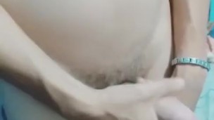 Blanquito Masturbándose en Casa