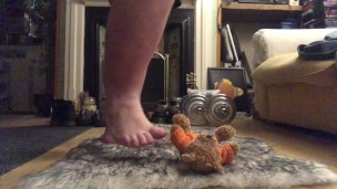 furry feet squishin