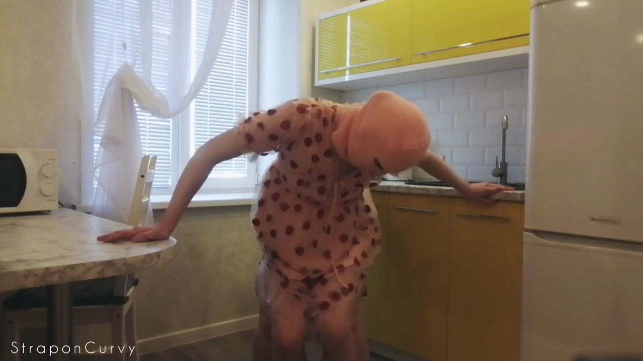 BEST STRAPON PEGGING IN THE KITCHEN - Free Sex Video - RedTube