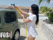 Mofos - Gorgeous Amethyst Banks Lures A Stranger With A Big Dick To Fuck Her Dripping Wet Pussy 2/16