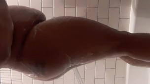 Sexy Pussy Play in Bubble Bath!
