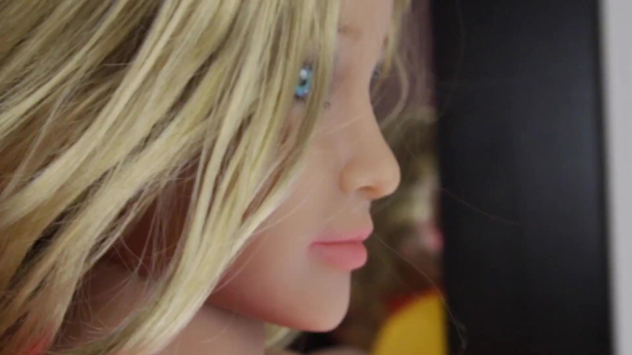 First penetration of petite 18yo innocent teen sexdoll pussy - Vídeo de sexo gratis - RedTube