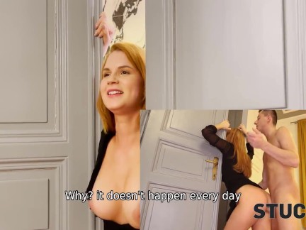 STUCK4K The doorway was too small for the curvy bombshell to go through