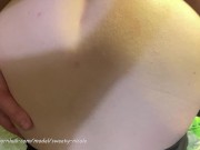 Страстно трахнул во всех позах новую подругу и кончил ей на попку, а она хотела внутрь 7/16