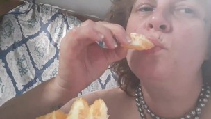Juicy pussy eating