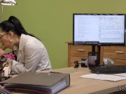 LOAN4K Hottie a besoin de nouveaux instruments de musique pour avoir une session sexy 8/16