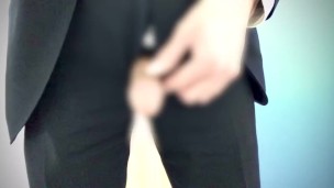 【日本人】出勤前に駅のトイレでおしっこを撮影するスーツ姿の変態【#75】
