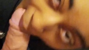 valerie é uma linda garota de ébano