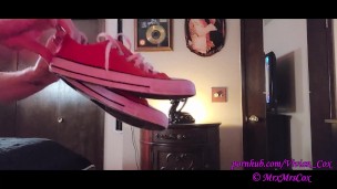 Converse Sneakers Fishnets and White Socks Feet and Leg Show - Vivian_Cox