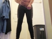 Guy pee in pants - Screenshot 14 of 16 - Solo Male