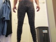 Guy pee in pants - Screenshot 3 of 16 - Messy
