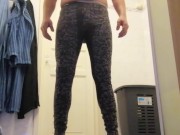 Guy pee in pants - Screenshot 6 of 16 - HD