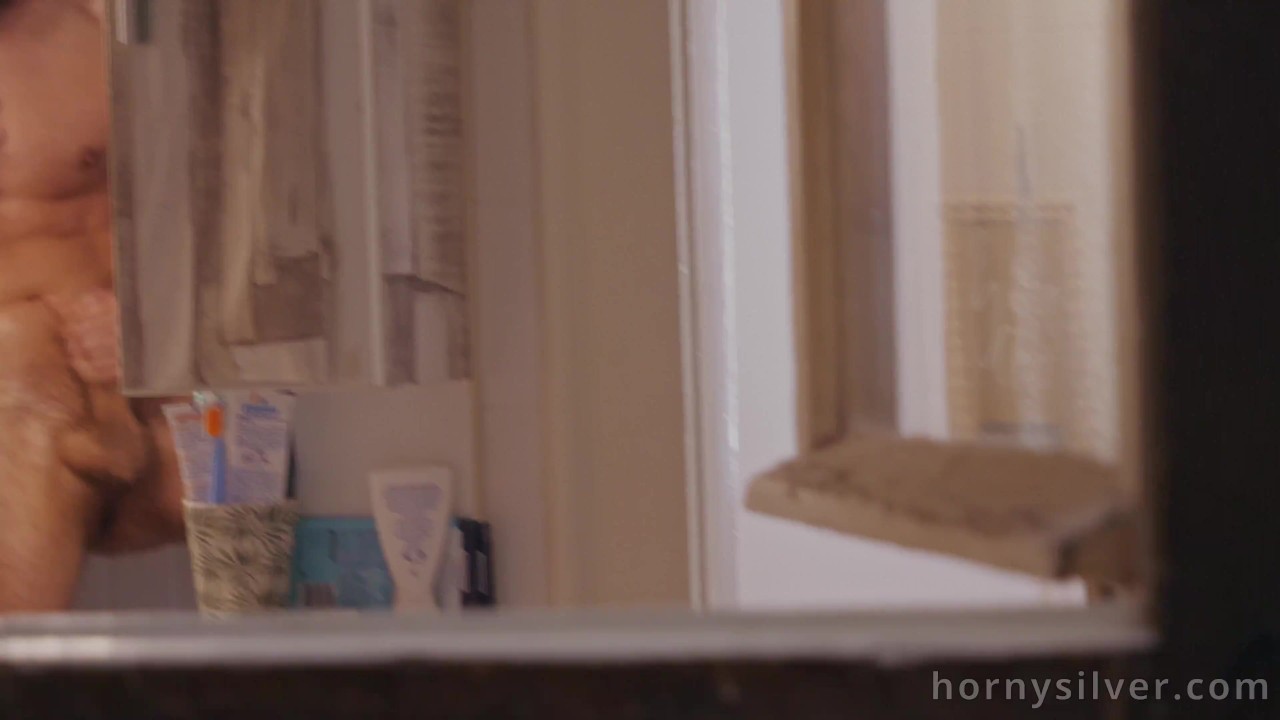 Secretly caught jerking off in the bathroom after workout. - Darmowe seks wideo - RedTube