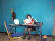 SEXRETARY Secretary shows pussy The boss shoots a naked secretary on video 1/16