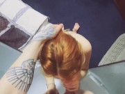 СЕКС В ОТЕЛЕ: РЫЖАЯ КРАСОТКА СОБЛАЗНИЛА МЕНЯ В ДУШЕ. КРАСИВЫЙ МИНЕТ. КОНЧИЛ НА КИСКУ. 4/16