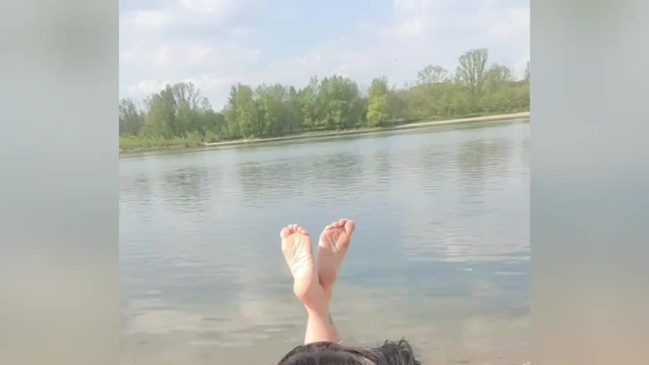 Salope française aux gros seins s'exibe nue sur une plage - RedTube
