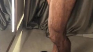 Bulge - Dressing in a store