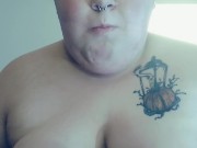 Fat girl eatting with sounds 