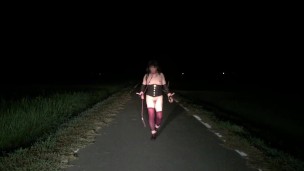 夜の田舎道でちょっとだけ露出