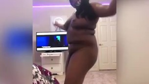 Like to see me dance in the mask 