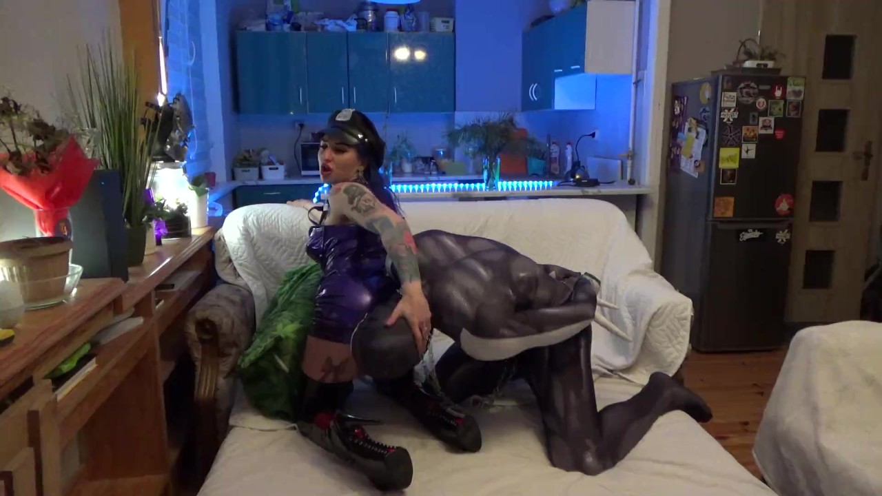 Worship my latex ass and latex boots Femdom and alien  - Video di sesso gratis - RedTube